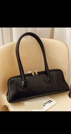 Stylish baguette bag