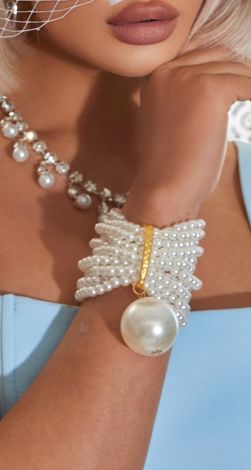Розкішний браслет із перлів