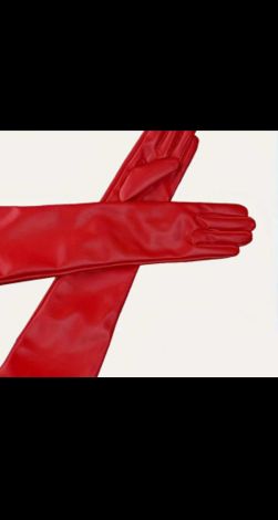 Красные кожаные перчатки