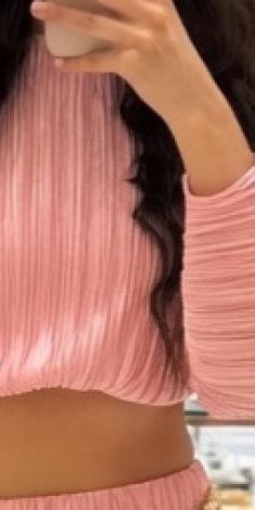 Розовый костюм плиссе