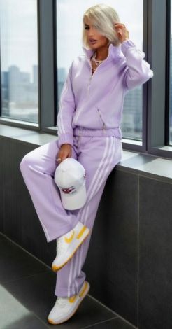 Костюм с лампасами Lemanta