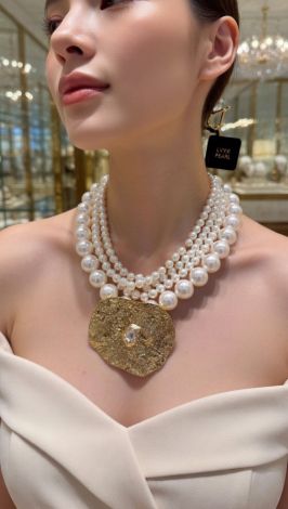 Pearl necklace