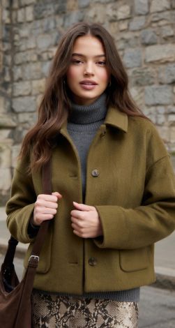 Coat-jacket in the shade dusted olive