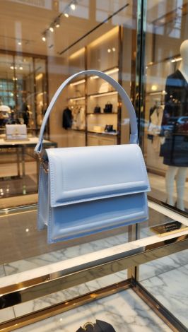 Ice Blue Elegance: Bag that creates status