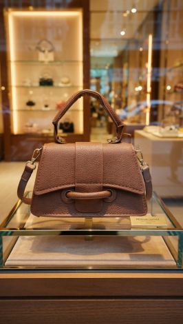 Caramel Mini: A small masterpiece in the color of aged cognac