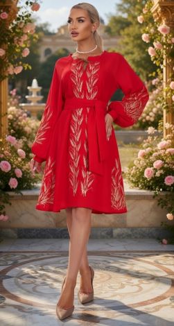 Льняное платье с вышивкой