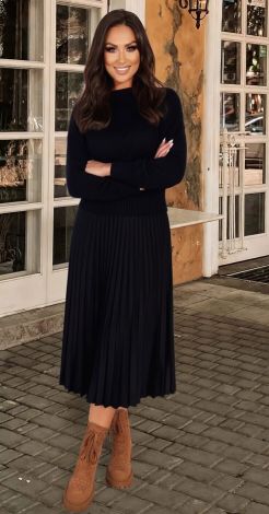 Костюм светр та спідниця