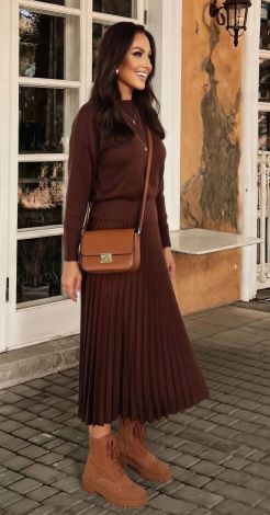 Костюми жіночі