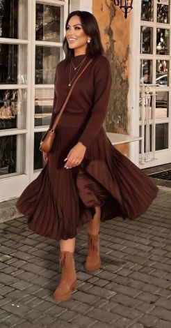 Костюм светр та спідниця