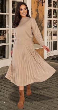 Костюм светр та спідниця