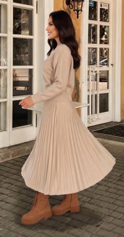 Костюм светр та спідниця