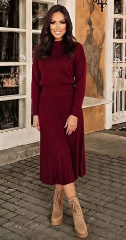 Костюм светр та спідниця