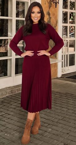 Костюм светр та спідниця