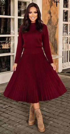 Костюм светр та спідниця