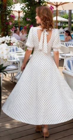 ​ Polka Dot Charm: Сукня, в яку неможливо не закохатися