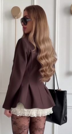 Sculptural Chic: Жакет, який задає ритм вашому образу