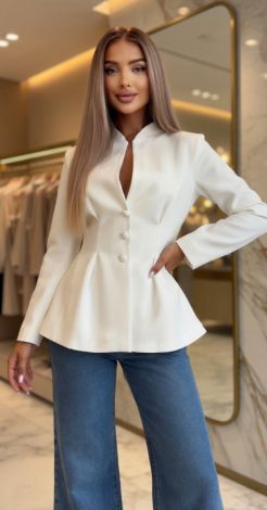 Sculptural Chic: Жакет, який задає ритм вашому образу