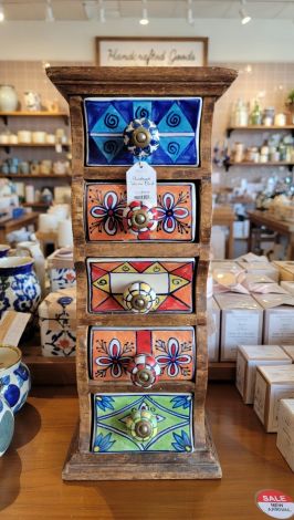 Handcrafted Kitchen Magic: Comfort in every drawer