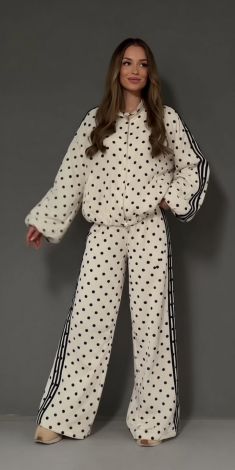 Костюми жіночі