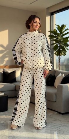 Костюми жіночі