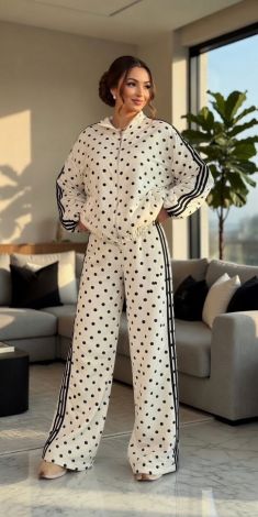 Костюми жіночі