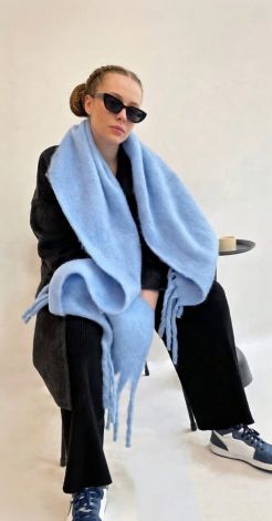 Soft and warm blue scarf