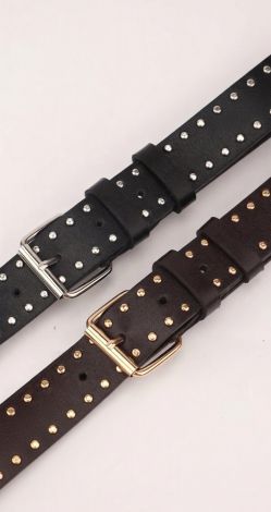 Perfect Accent: A belt that completes your look