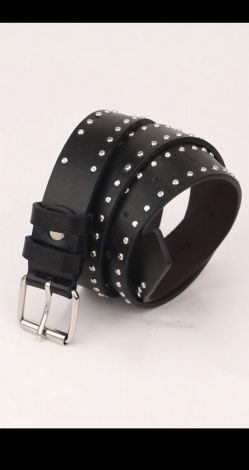 Perfect Accent: A belt that completes your look