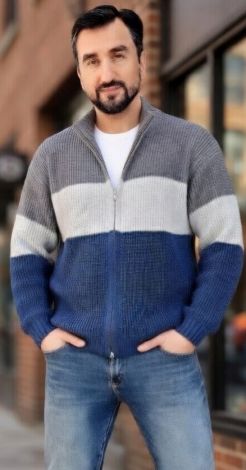 ​ Man's Comfort: Textured cardigan for maximum warmth