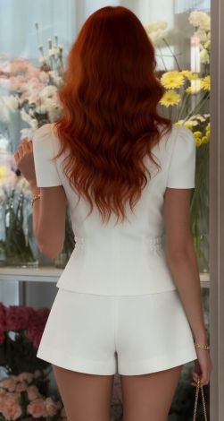 Костюми жіночі