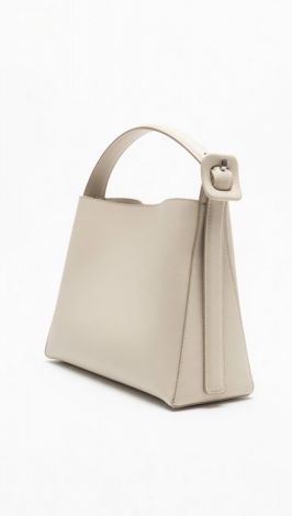 Structural Chic: A bag that keeps in shape and your rhythm of the day
