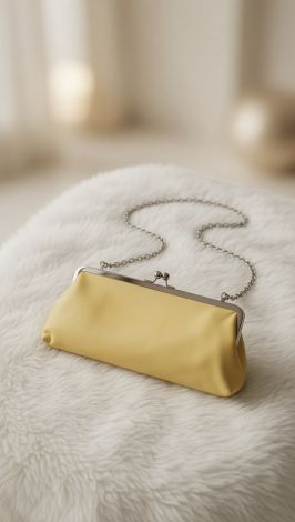  Baguette Chic: Softness that holds its shape