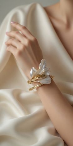 Flora Bloom: Браслет, який дарує весну