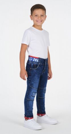 Stylish jeans for boys with bold accents—this season’s must-have