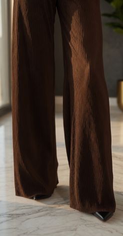 Брючный костюм Silk & Pleats: Искусство быть элегантной