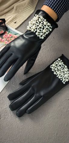 Women's Faux Leather Gloves with Pearls