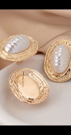 Vintage Jewelry Set: Large Earrings and Ring with Wild Pearls