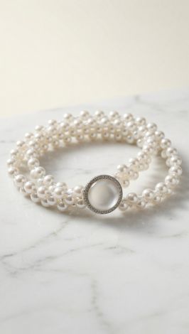Elastic pearl belt with accent buckle