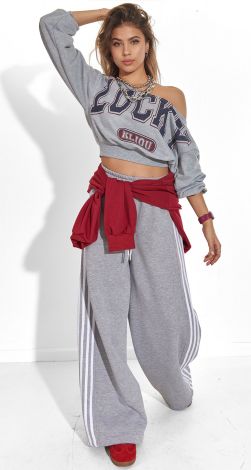 Gray Oversized Cropped Sweatshirt with “LUCKY” Print