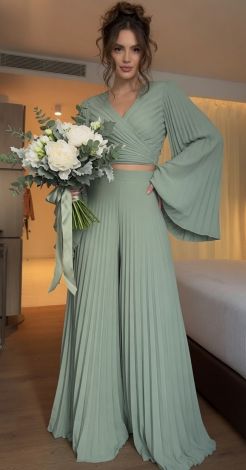 Pleated pantsuit in olive green