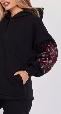 Женский теплый костюм с вышивкой черный - Изображение 4