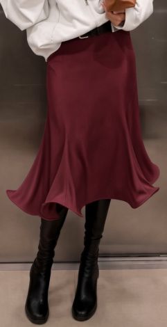 Elegant burgundy midi skirt with a padded hem