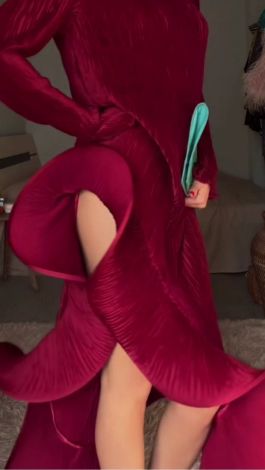Burgundy silk pleated evening dress with a voluminous flounce - Image 4
