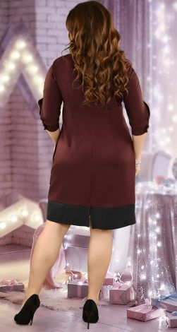 Stylish dress with large pearls
