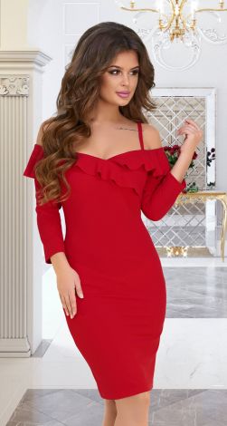 Красивое нарядное красное платье