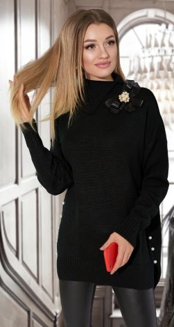 Long sweater with pearls