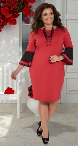 Красивое красное платье большого размера