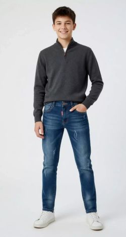 Blue jeans for teenage boys—a stylish and comfortable choice!