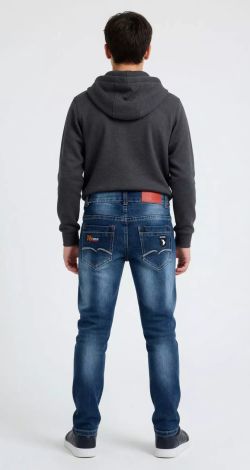 Blue jeans for teenage boys—a stylish and comfortable choice!