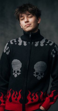 Черный кардиган на молнии с черепами и пламенем «Hellfire Skull»